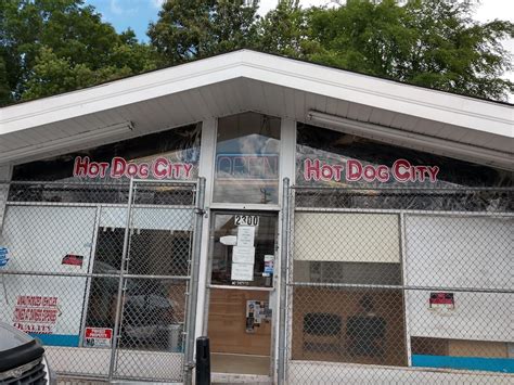 Hot Dog City .